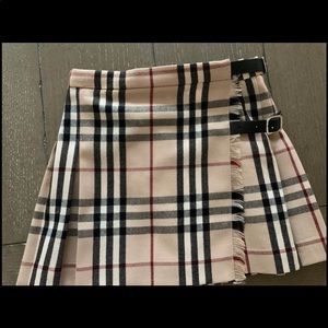 Burberry skirt